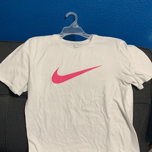Nike short sleeve shirt small - Picture 5 of 5